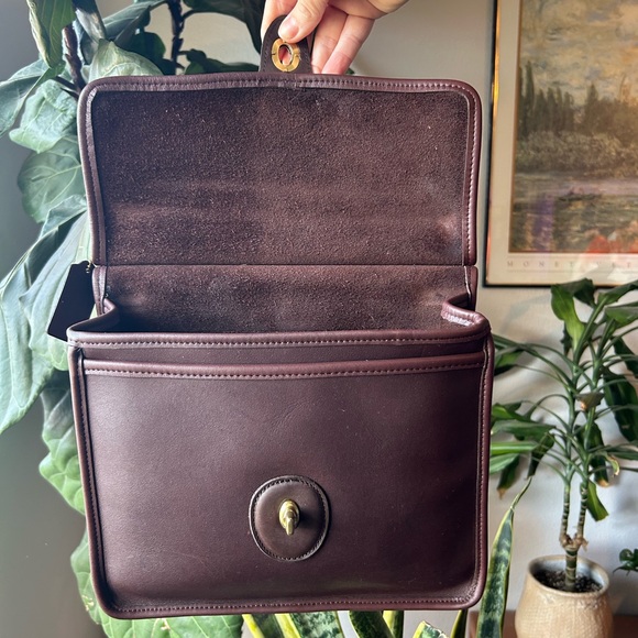 Beautiful Vintage Coach 1997 Mahogany Willis 9927 - Picture 11 of 16